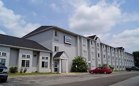 Bridgepointe Inn & Suites